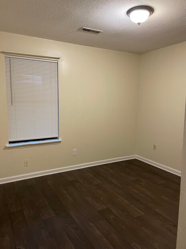 Building Photo - 105 Canvasback Dr