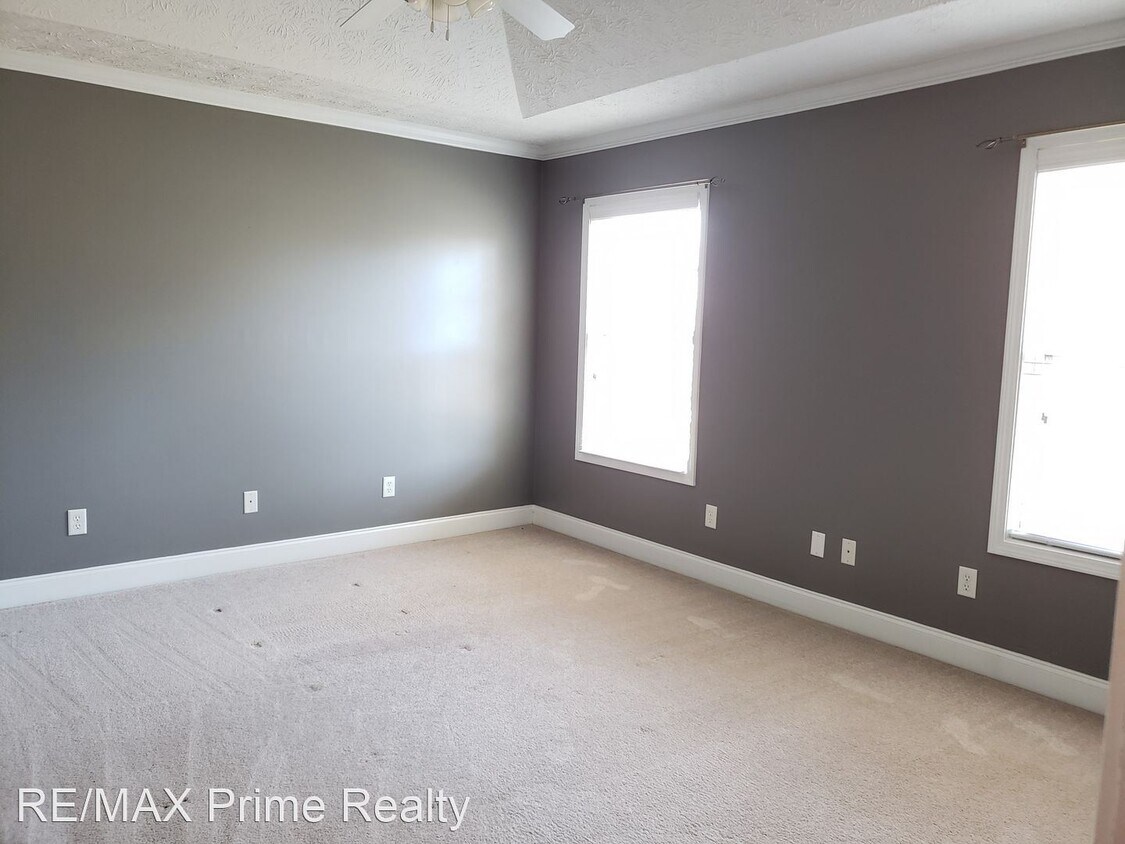 Primary Photo - 3 br, 2 bath House - 134 LEE RD 2105