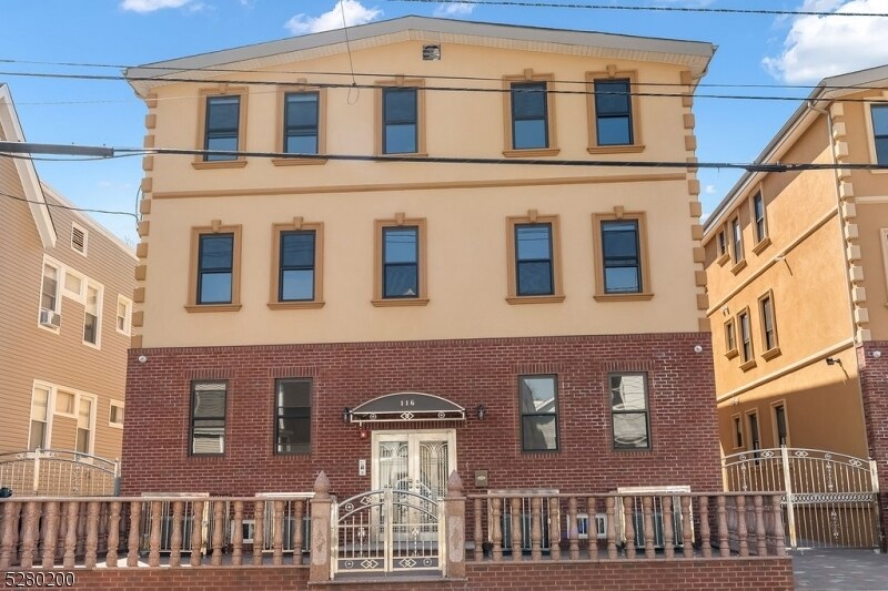 116 Paine Ave Unit 3R, Irvington, NJ 07111 Room for Rent in Irvington