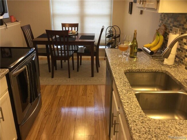 Foto del edificio - 3048 Carly Ct