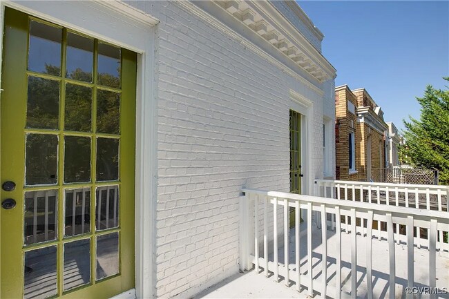 Foto del edificio - 3139 Ellwood Ave