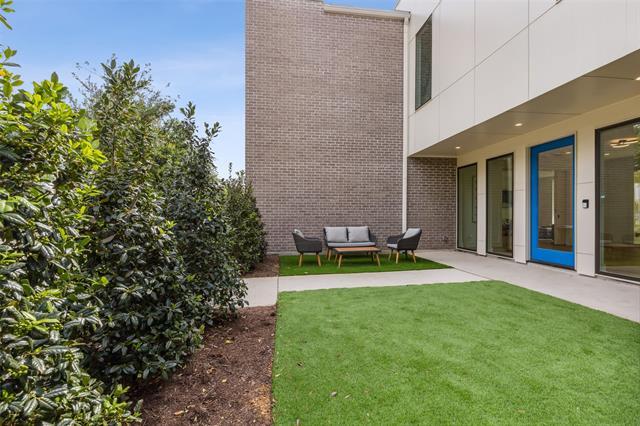 Foto del edificio - 3519 S Versailles Ave