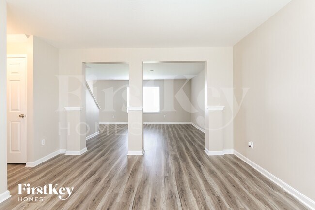 Foto del edificio - 6159 N Woods Edge Dr