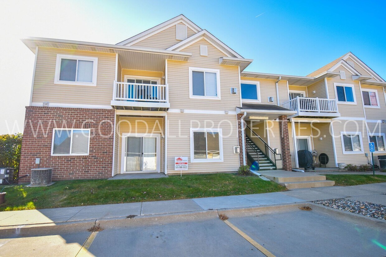 Primary Photo - Short Term Lease Available ! 2 Bedroom 2 B...