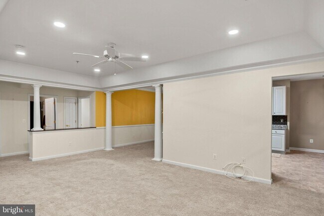 Foto del edificio - 6155 Shadywood Rd