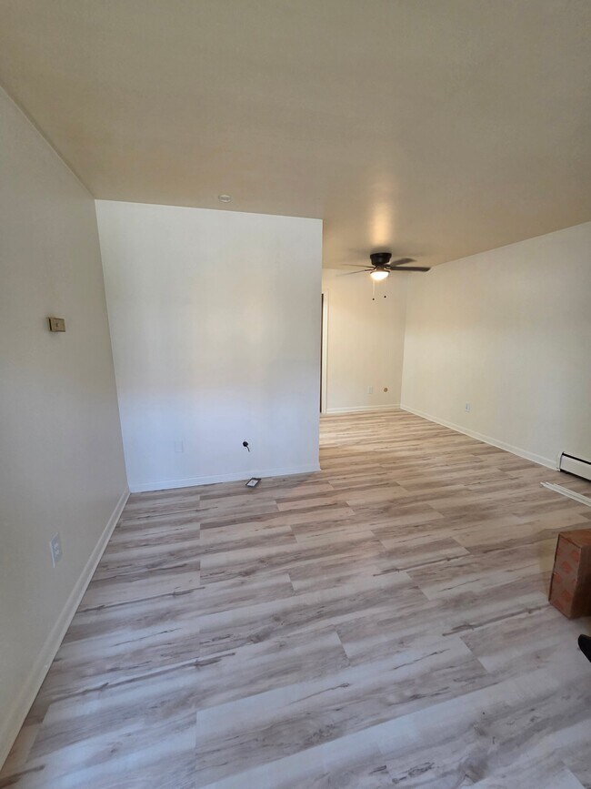 Foto del edificio - 2525 E Maple Rd