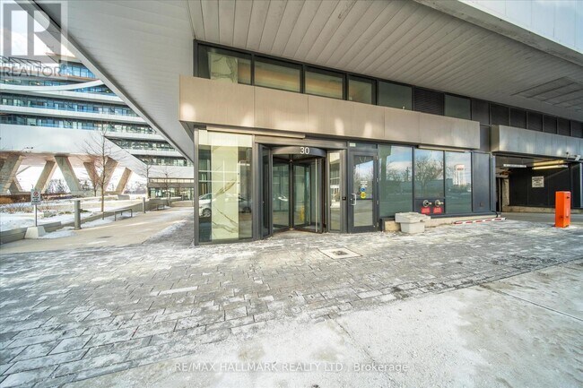 Photo du bâtiment - 30 Shore Breeze Dr