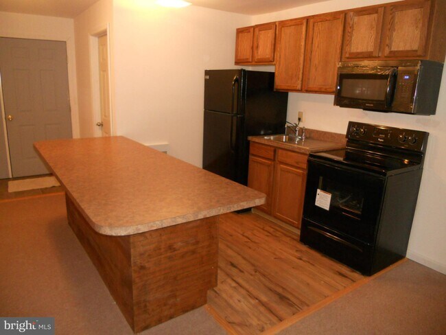 Building Photo - 11200 Bear Woods Pl