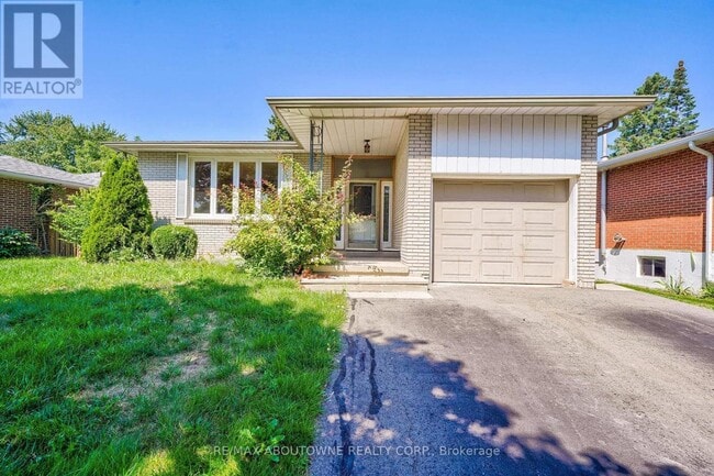 Building Photo - 4395 Longmoor Dr
