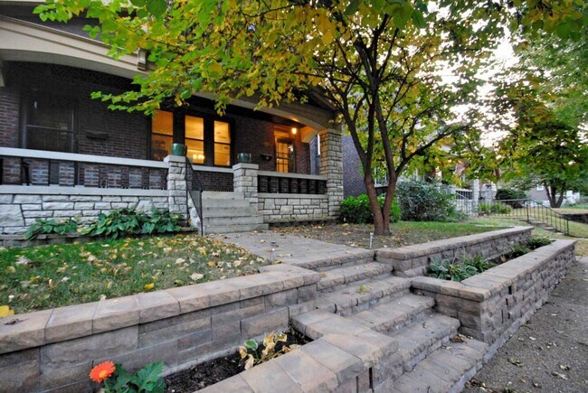 Building Photo - 4560 Shenandoah Ave