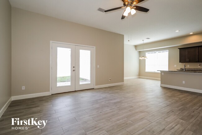 Building Photo - 3522 Hawthorn Way