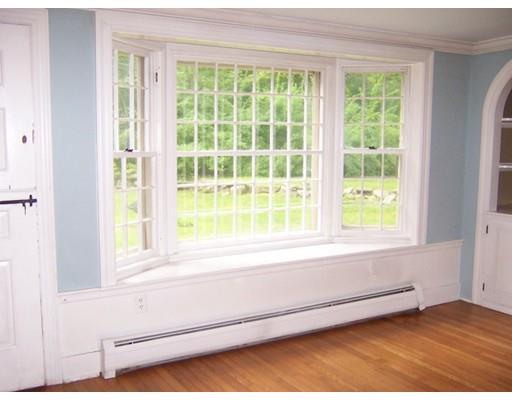 Building Photo - 200 Main St