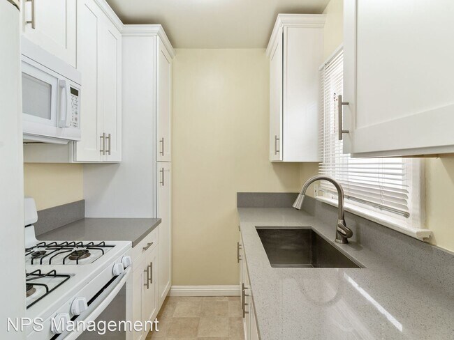 Foto del edificio - 1 br, 1 bath Apartment - 1109 Loma Ave. 11...