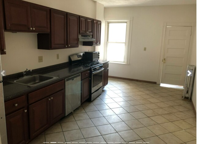 Foto del edificio - 1905 Beacon St