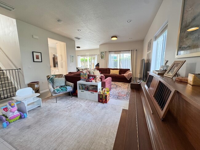 Photo - 396 NE 33rd Terrace House