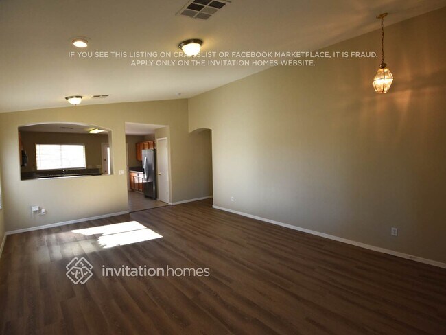 Building Photo - 15539 W Shiloh Ave