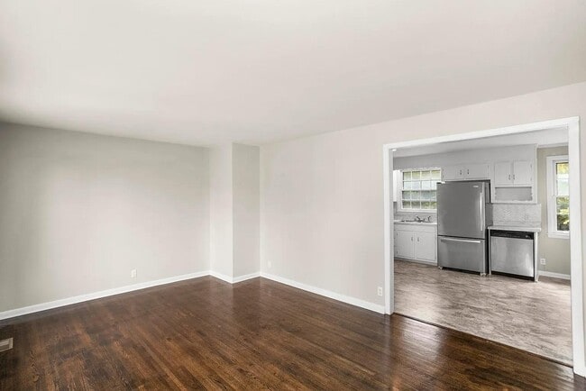 Foto del edificio - 3214 Doverside Dr