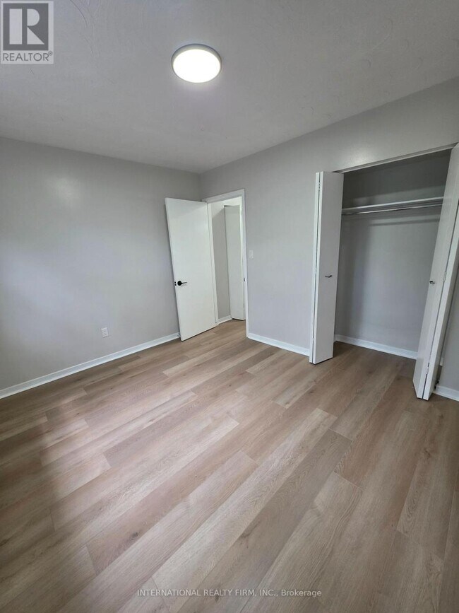 Photo du bâtiment - 103 Emerald St S