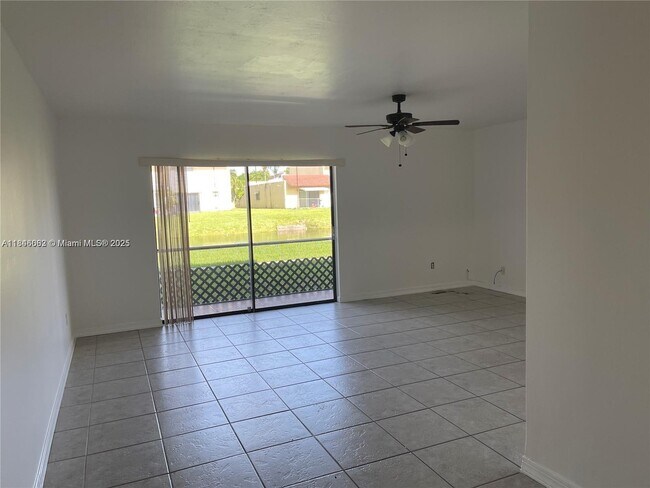 Foto del edificio - 10389 N Kendall Dr