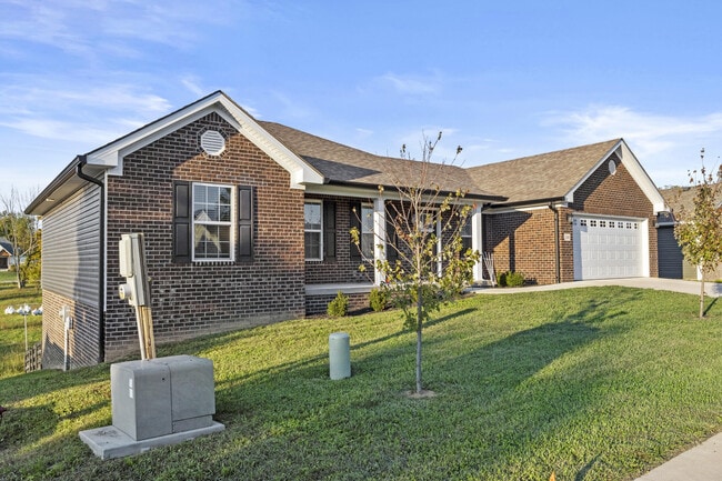 Building Photo - 240 Banyan Blvd