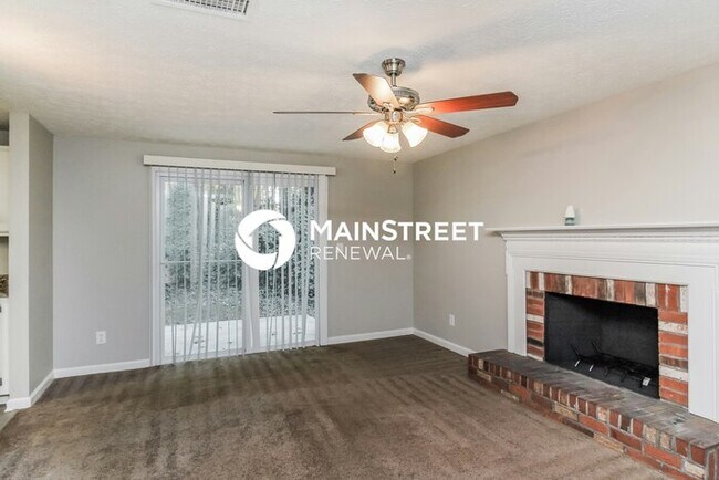 Building Photo - 3 Bedroom Pet-Friendly Home in Stone Mountain, GA with Main Street Renewal
