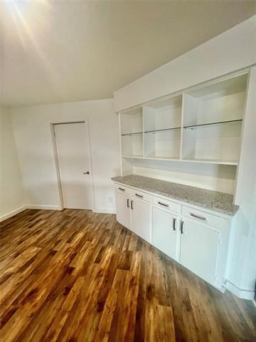 Building Photo - 1545 Drury Dr