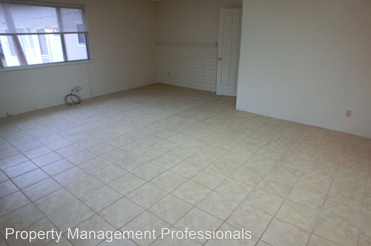 Primary Photo - Studio, 1 bath House - 836 #2B NW 6th St