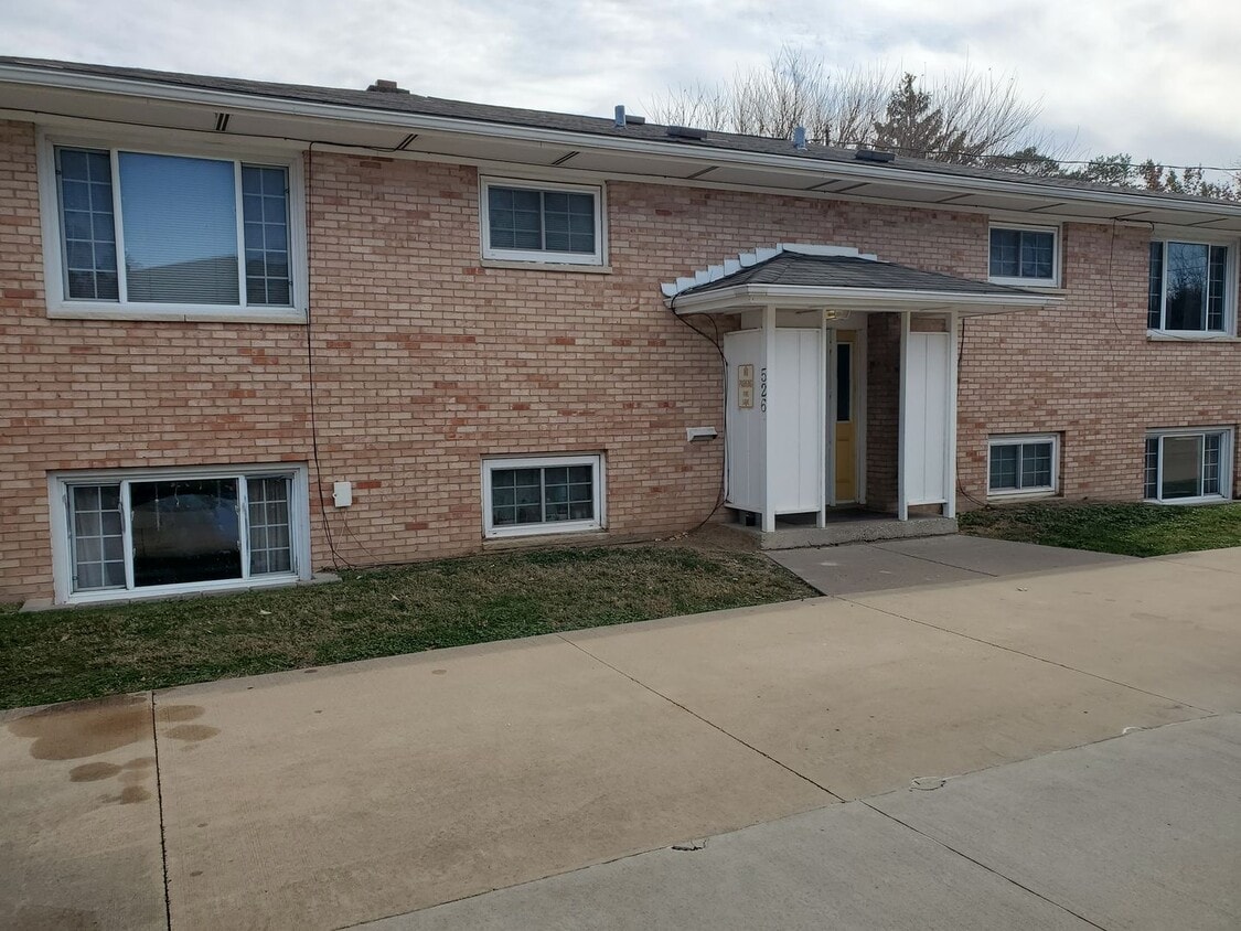 Primary Photo - 526 30th Ave