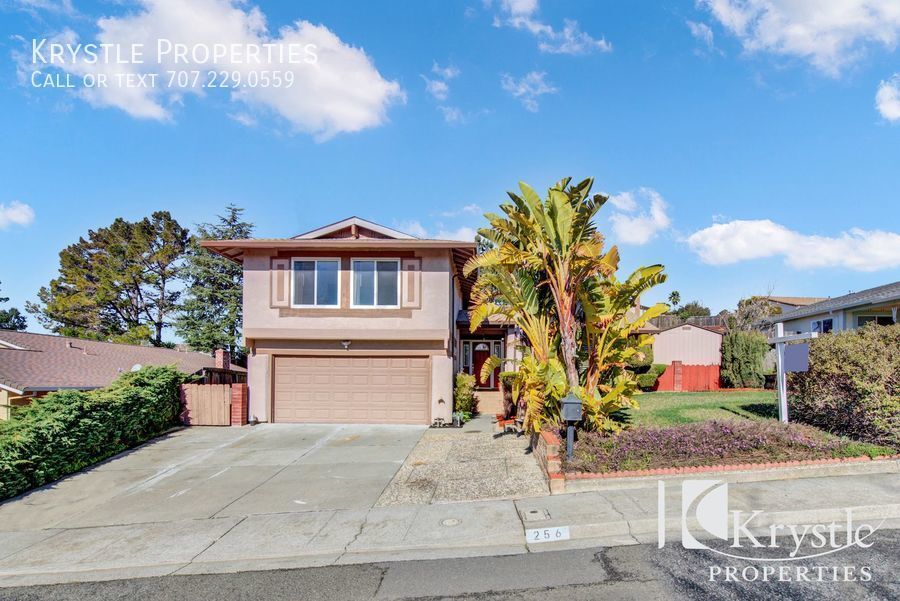Primary Photo - 1/2 off 1st month rent move-in special. Be...