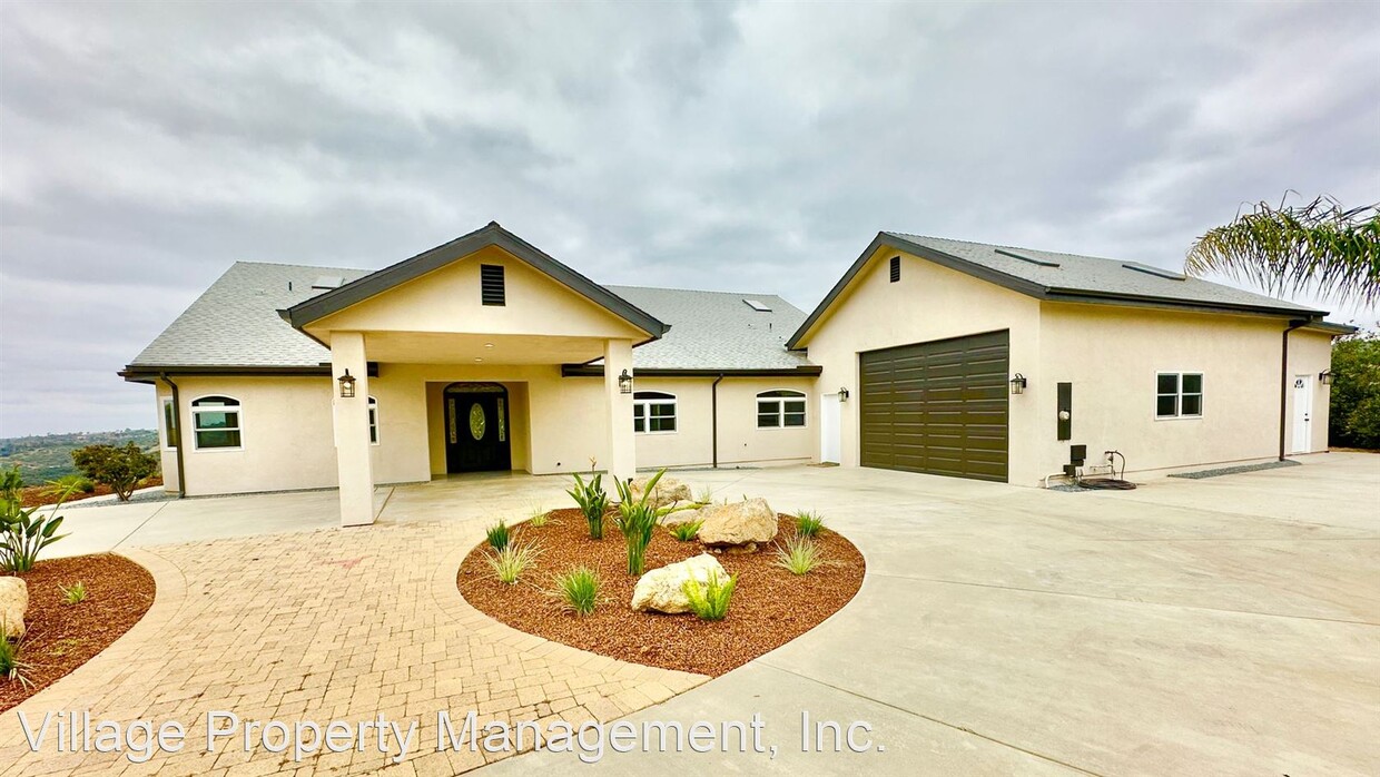 Primary Photo - 5 br, 4.5 bath House - 908 Canyon Heights ...