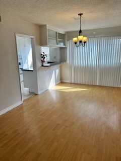 Building Photo - 205 S Elm Dr