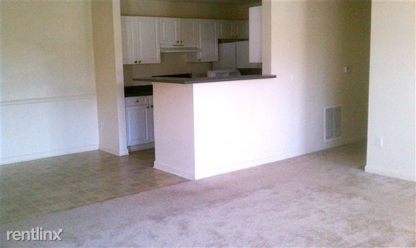 Building Photo - 429 Plaza Dr