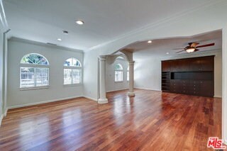 Foto del edificio - 15601 Morrison St