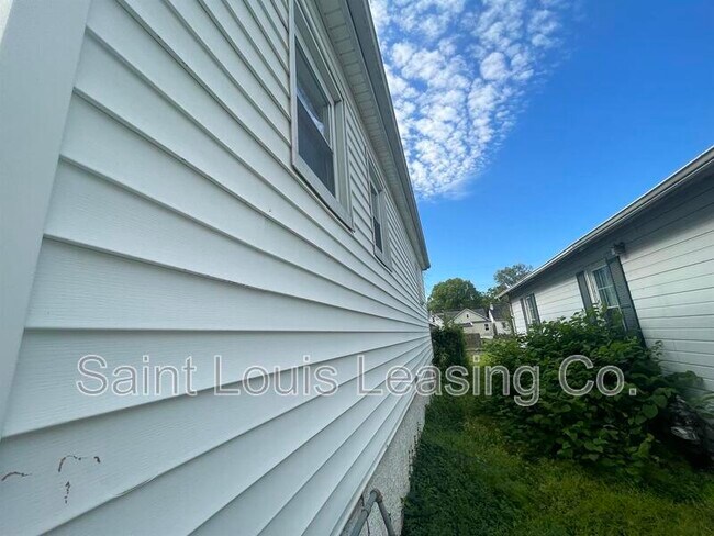 Building Photo - 6550 Corbitt Ave