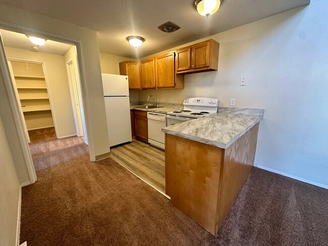 Building Photo - Long Meadow Landings