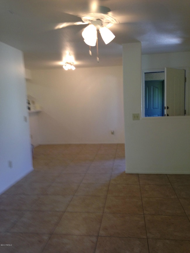 Building Photo - 5751 N Kolb Rd