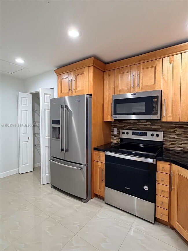 Foto del edificio - 20730 NE 8th Ct