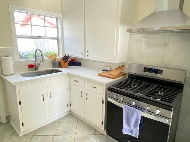 Foto del edificio - 438 1/2 N Glenwood Pl
