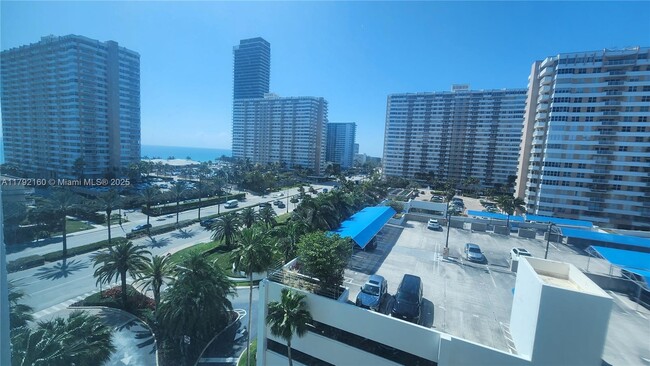 Foto del edificio - 1945 S Ocean Dr