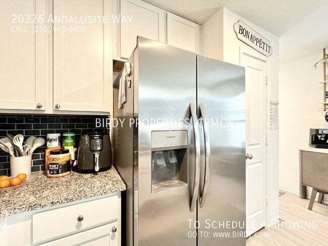 Building Photo - "Charming 3-Bedroom Retreat with 2.5 Baths...