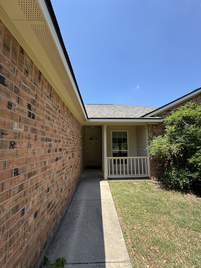 Building Photo - 3016 Bellmont