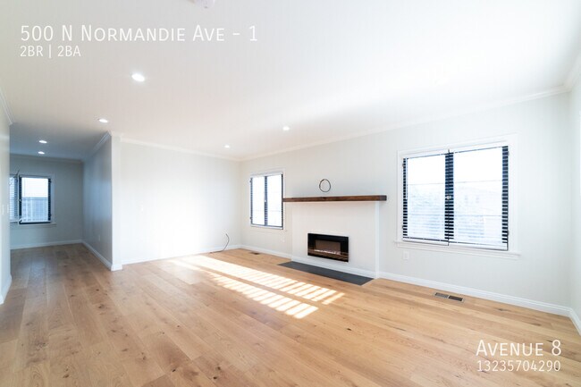 Building Photo - Tailor-Made Tranquility: 2 Bed, 2 Bath Oas...
