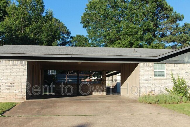 Building Photo - 201 Redwater Rd