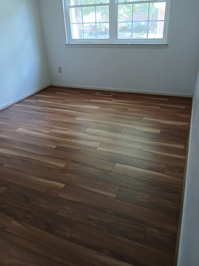 Building Photo - 440 Marlington St