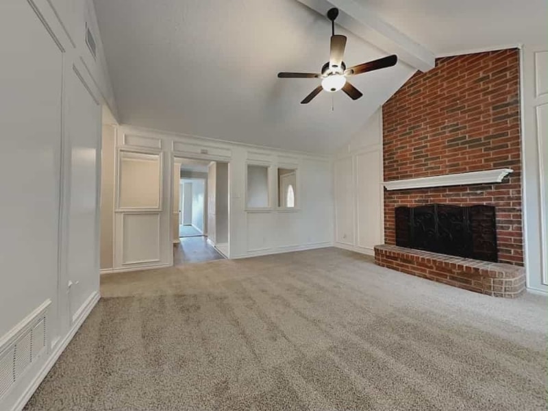 Building Photo - 806 E Aimee St