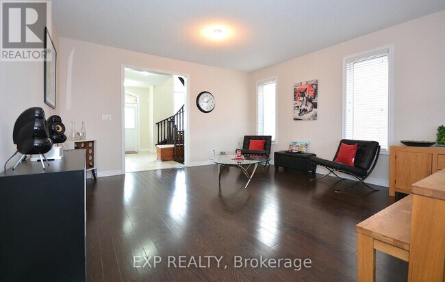 Building Photo - 2105 Falling Green Dr