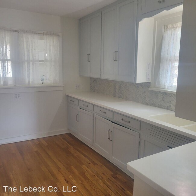 Building Photo - 3 br, 1 bath House - 820 6th St. NW
