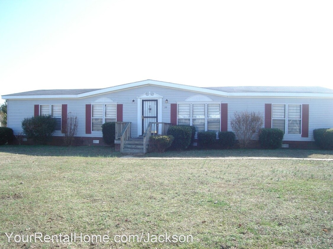 Primary Photo - 3 br, 2 bath House - 29 Greenview Dr