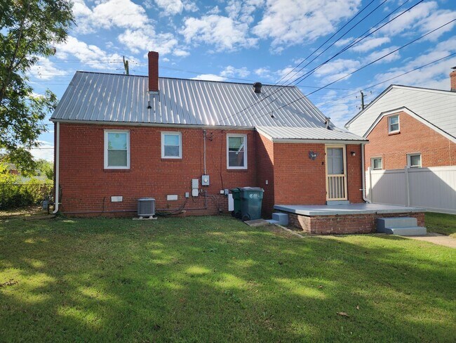 Foto del edificio - Incredible 3 Bedroom Ranch with Spacious 2 Car Garage!