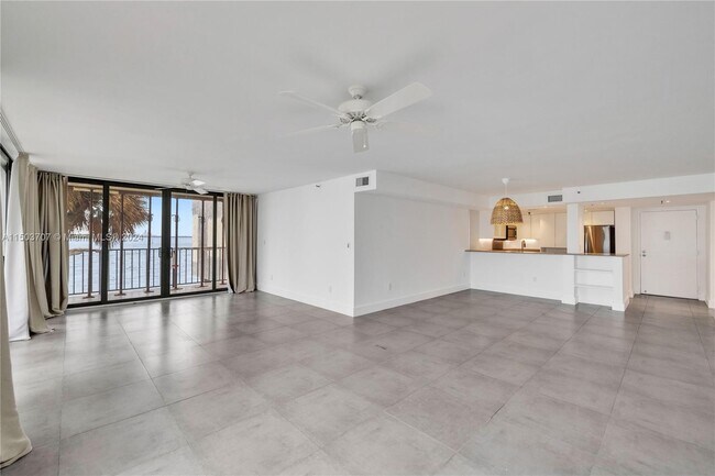 Foto del edificio - 7751 NE Bayshore Ct
